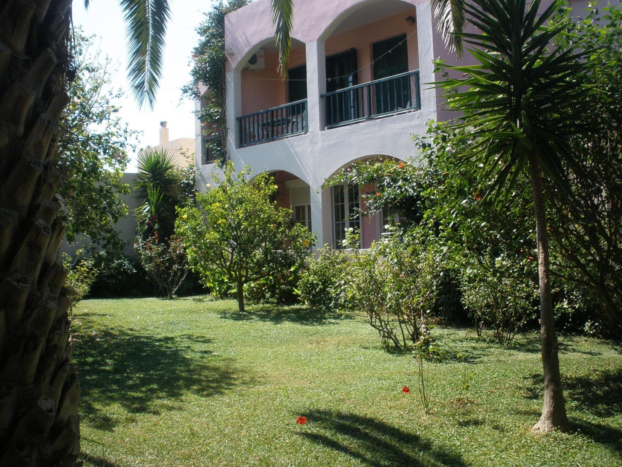 Livadi Apartments ปลาเกียส ภายนอก รูปภาพ